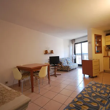 One Bedroom - Close To The See *